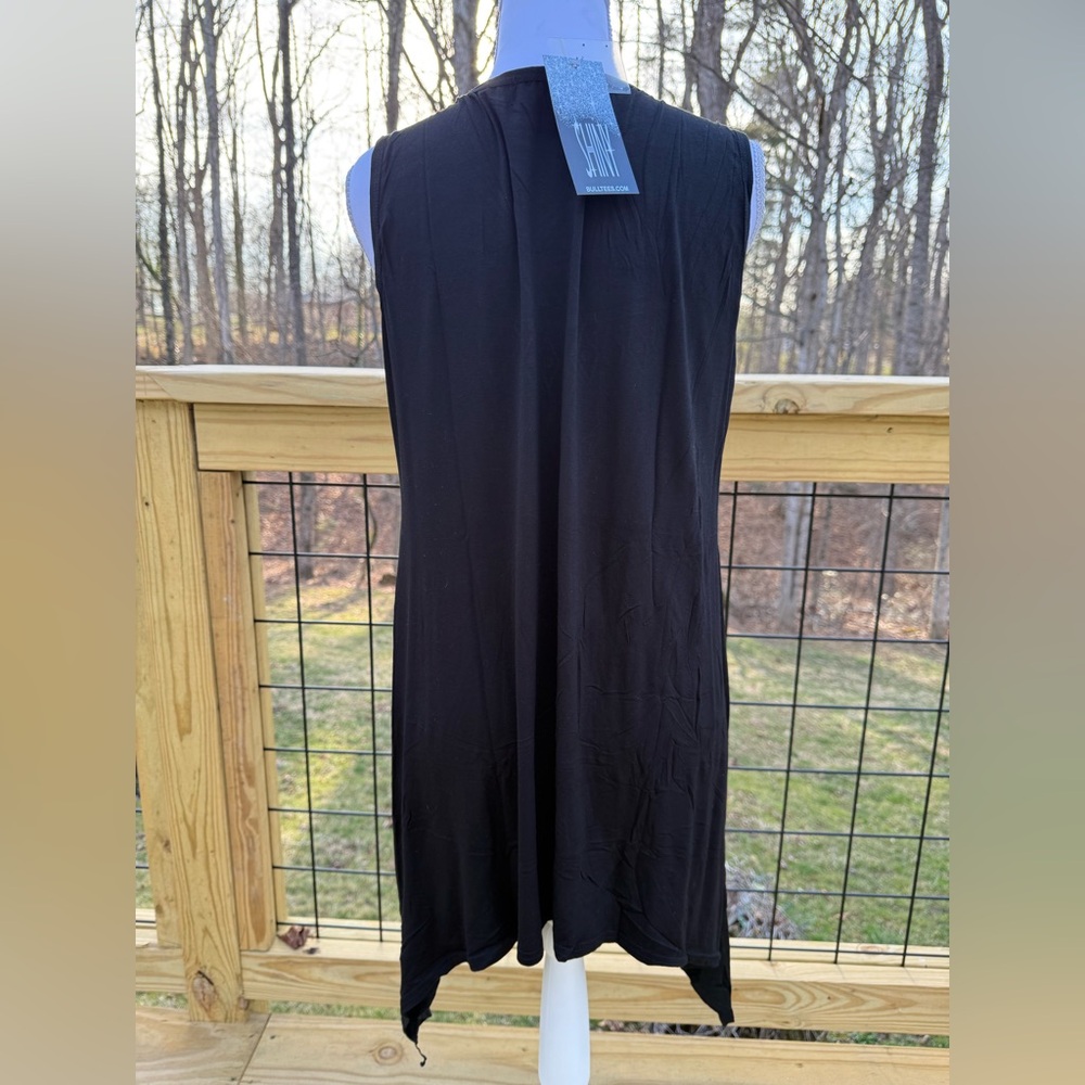 Black Feather Print Tank Top - Picture 2 of 3